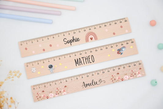 Liniaal gepersonaliseerd voor kinderen met verschillende motieven