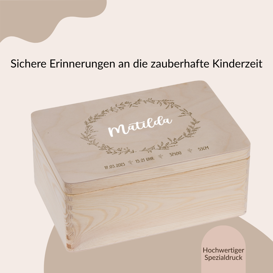 Erinnerungskiste mit Blumenkranz und 3D Namen