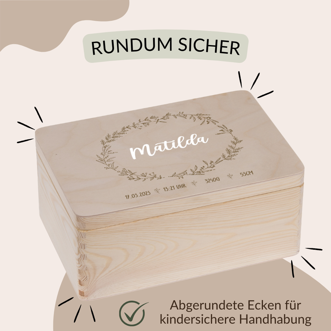 Erinnerungskiste mit Blumenkranz und 3D Namen