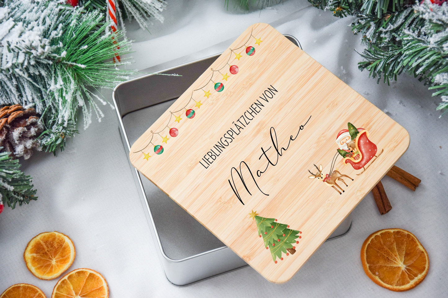Koekjesblikken voor kerstkoekjes met kerstmanmotief en slee