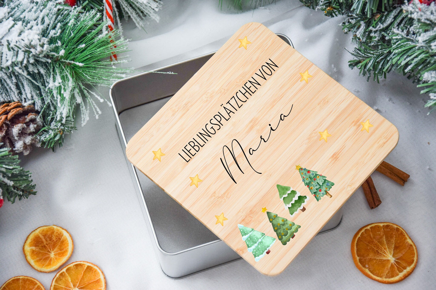 Koekjesblikken voor kerstkoekjes met kerstboommotief