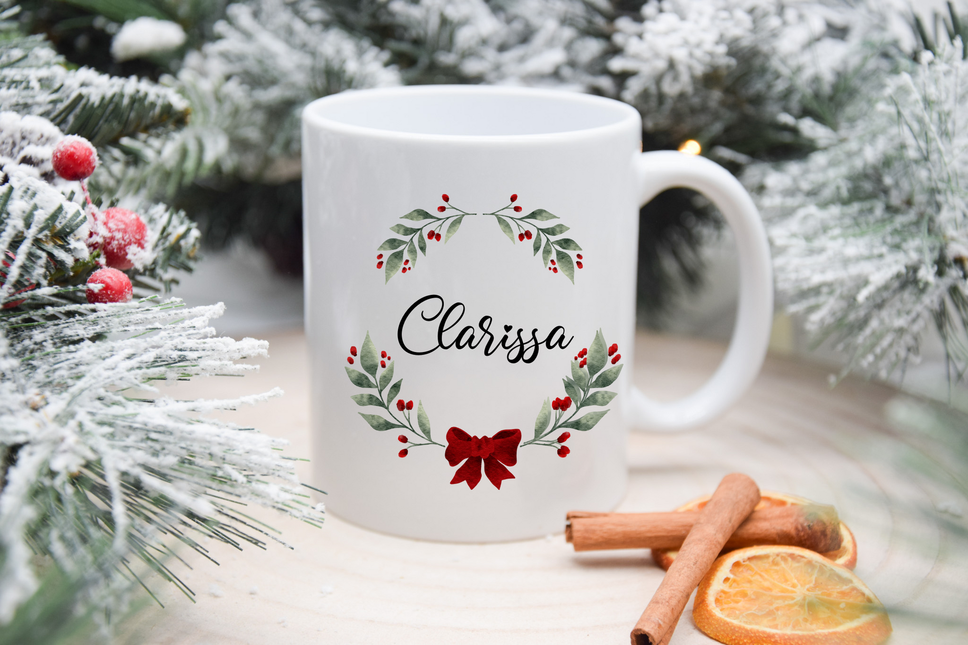 Personalisierte Tasse mit Grilande - Weihnachten