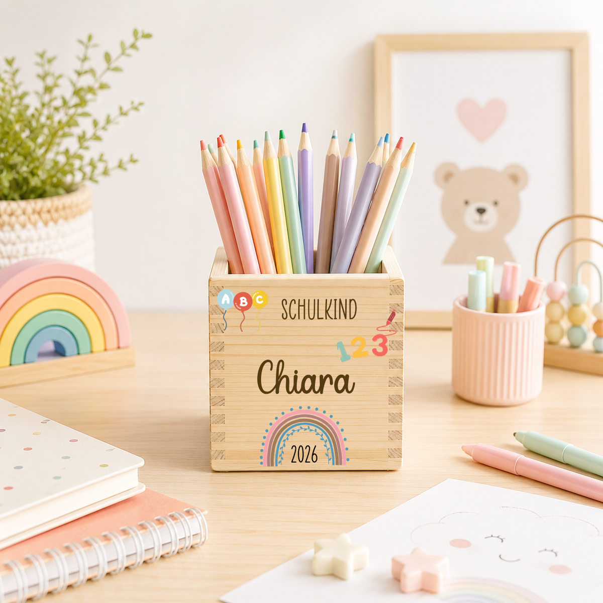Stiftehalter mit Regenbogen Schulkind