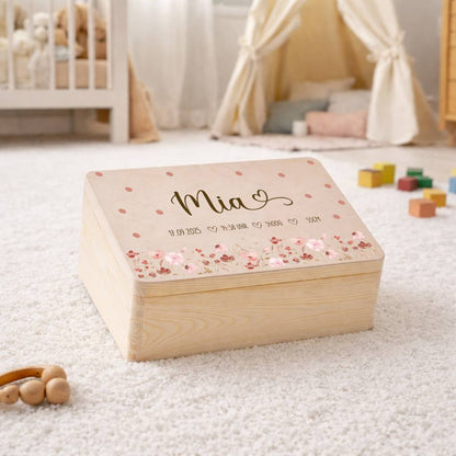 Boîte à souvenirs avec de belles fleurs épanouies