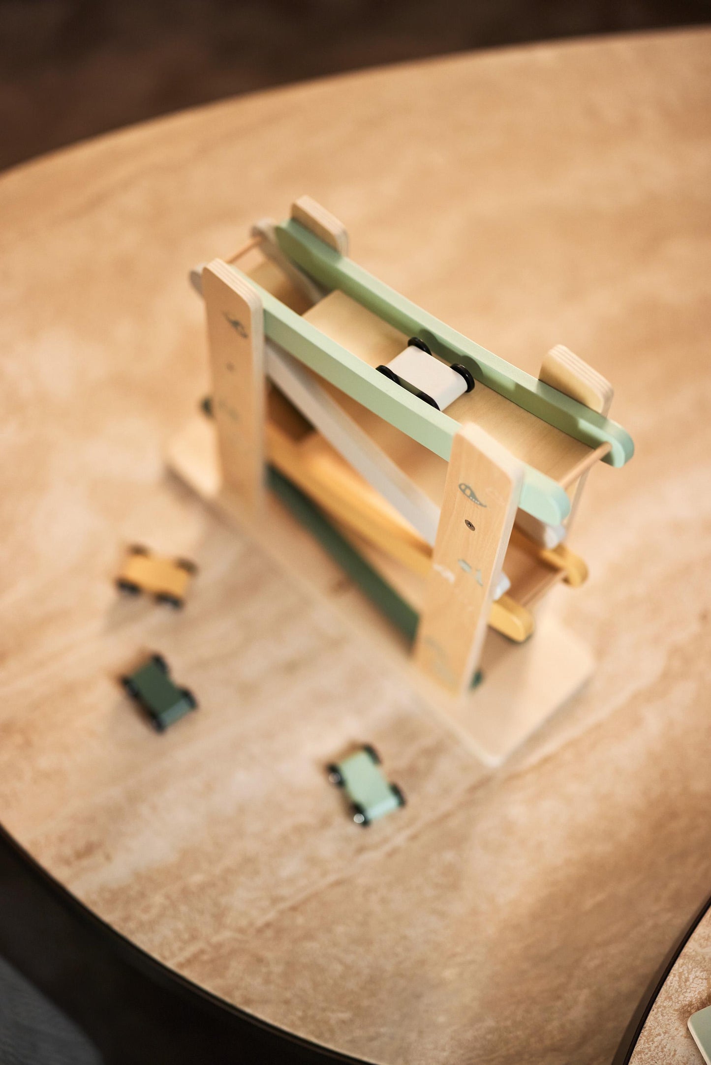 Personalisierte Autorennbahn aus Holz